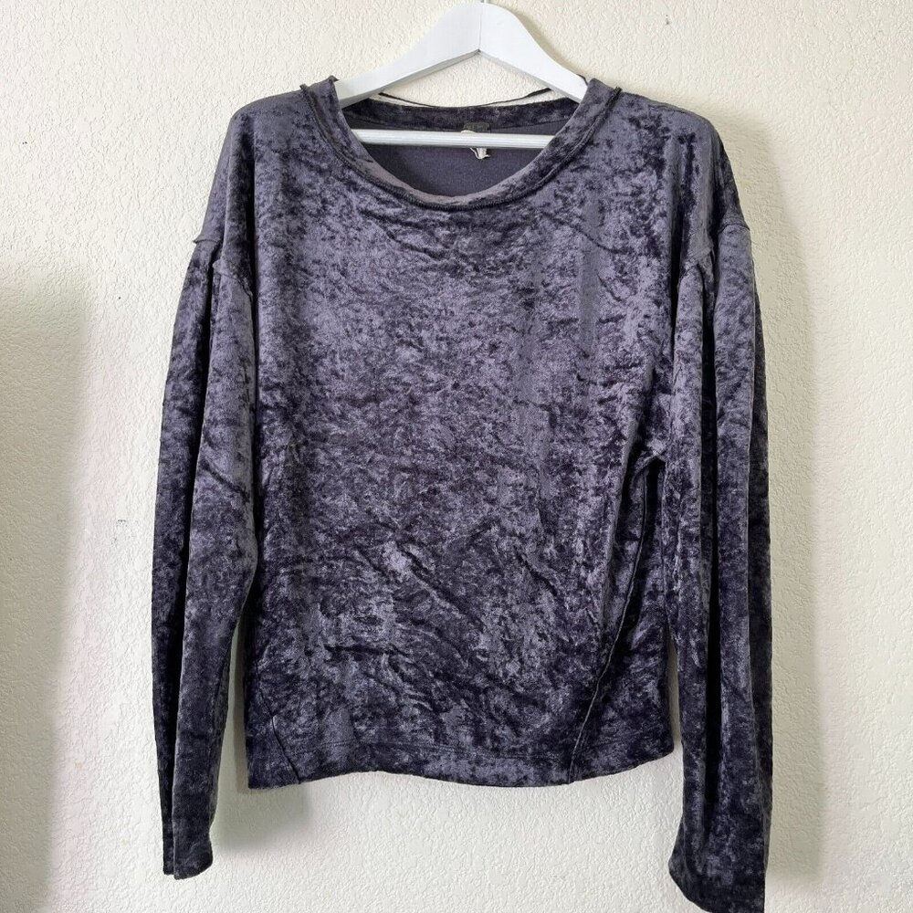 We The Free Women's Velvet Round Neck Casual Long Sleeve Blouse Gray Small
